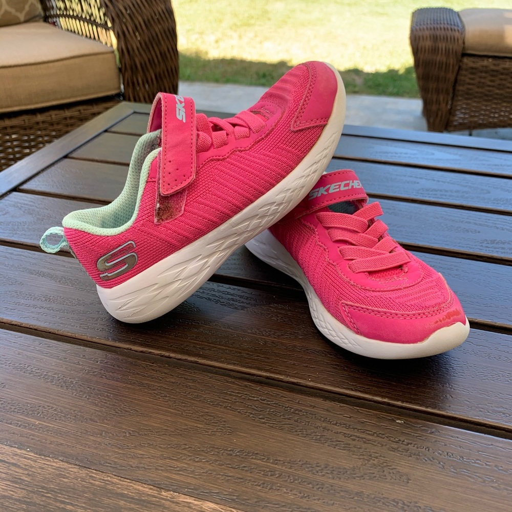 Sketchers girls sneakers